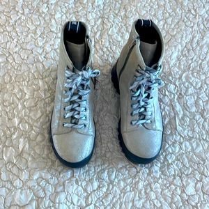 P448 Women Denise Beige Glitter Platform Lace-Up Vibram Combat Boots